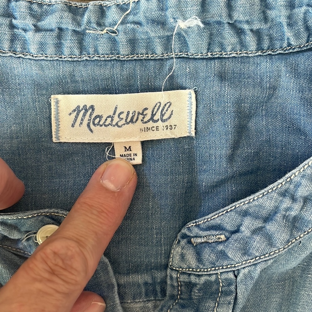 Madewell denim button up shirt size medium - Picture 2 of 4